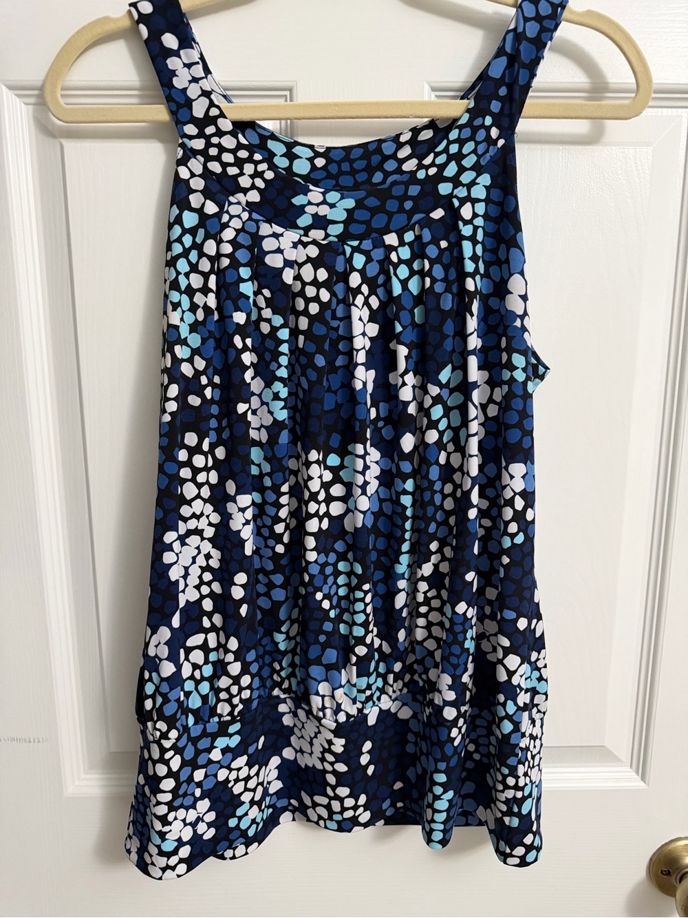 Susan Lawrence Blue and Aqua Pebble Print Sleeveless Top